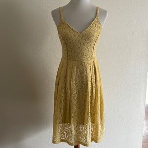 Women yellow lace dress